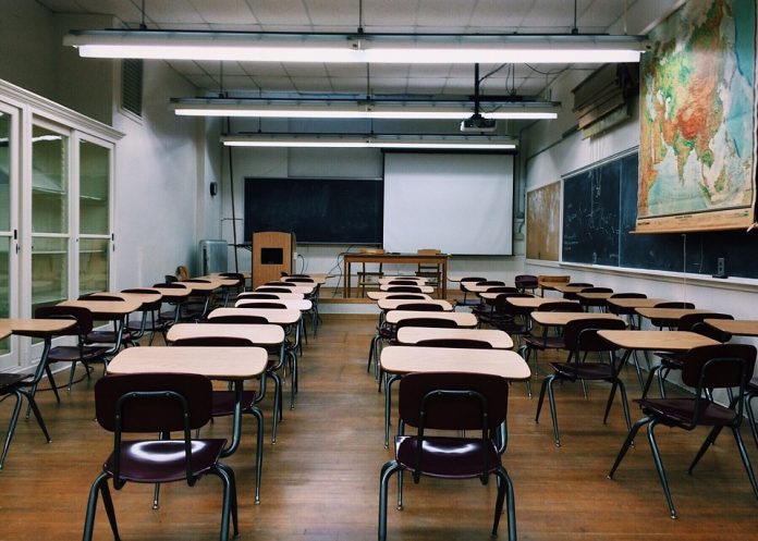 classroom 2093743 960 720 696x497